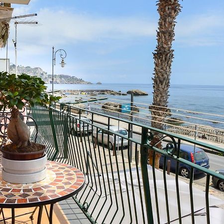 지아르디니낙소스 Sun Sea House Taormina 아파트 외부 사진