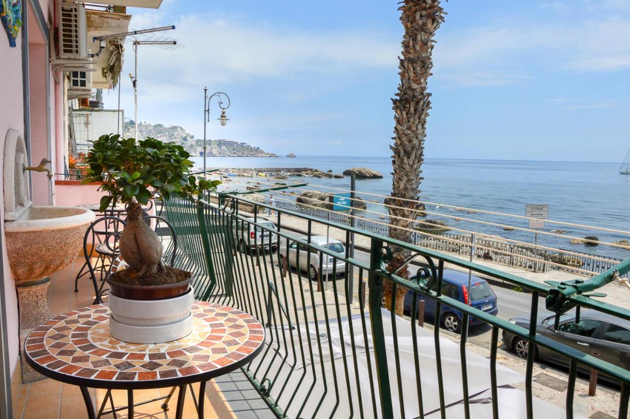 지아르디니낙소스 Sun Sea House Taormina 아파트 외부 사진
